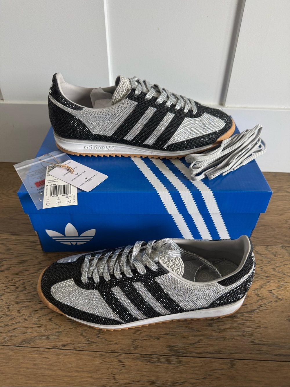 Adidas Originals SL 72 OG "Grey Two/Core Black/Ftwr White Rhinestone - Picture 2 of 11